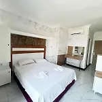 Liman Hotel *