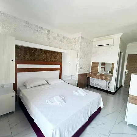 Liman Hotel *